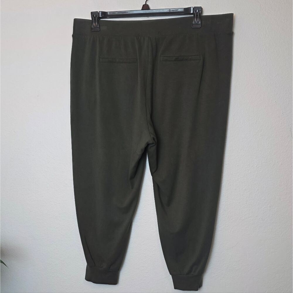 TORRID Relaxed Fit Jogger Lightweight Ponte Mid-Rise Pant In Green Plus Size 2X - Picture 10 of 13
